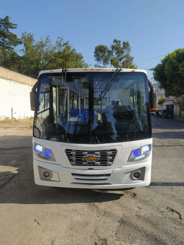 Imagen 9 de 15 de Microbus Chevrolet O Ford 2022
