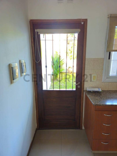 Venta Casa Tipo Duplex 3 Ambientes Ituzaingo Norte Con Entrepiso En Tercer Piso