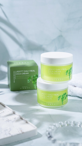 Jigott Real Cream Humectante Con Extractos 150ml.