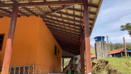 Imagem 13 de 14 de Casa 3 Quartos, Sala Cozinha, 1 Banheiro, Fogão A Lenha