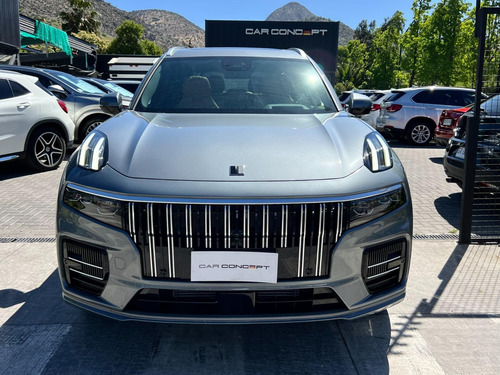 lynk & co 09 2.0T Mhev Awd At8