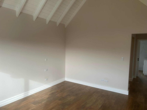 Casa En Venta - 5 Dormitorios 4 Baños - Cochera - 630mts2 - Mar Del Plata