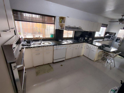 Maria Elena Latouche Te Ofrece En Alquiler Casa Quinta.cuenta Con Planta Electrica Y Excelente Ubicacion. Mels 25-464