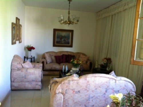 Imagem 4 de 26 de Casa Planalto Em Lote 400 Mt² Oportunidade -em Ótima Localização Prox. A Escolas E Comércios Em Geral, Casa Estilo Colonial 2 Pavimentos, Toda Murada, - Ca00163 - 34888772