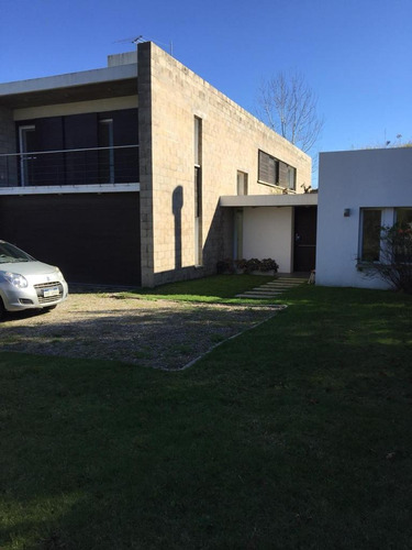 Venta De Casa En Altos De La Tahona