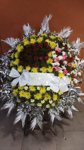 Corona Floral Empresarial N° 10 ,arreglos Florales Fúnebres 
