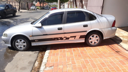 Chevrolet Vectra 2001 2.2 Gls 4p