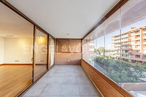 Moderno Departamento En Sector Residencial