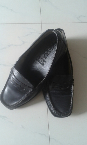 Zapatos Negros Escolares T/36 (Usado)