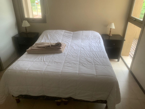 Imagen 9 de 24 de Departamento De 3 Dormitorios En Complejo Sobre La Playa, Con Vista A La Playa, Pileta Y Servicios De Playa En Temporada