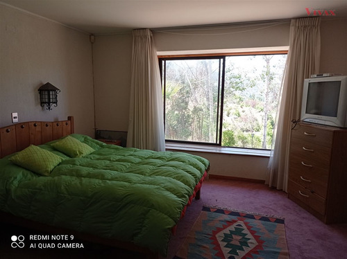 Casa En Venta De 6 Dorm. En Olmué