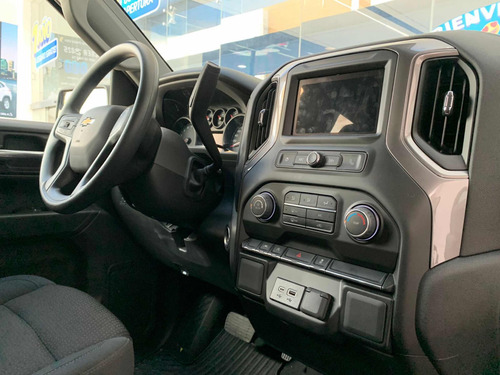 Chevrolet Silverado 5.3 V8 Custom Doble Cabina 4X4 At