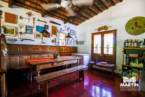 Chacra En Capilla Del Señor. Casa De Campo Y Casa De Huéspedes. Lote 17.745 M2. Pileta Y Bosquecito.