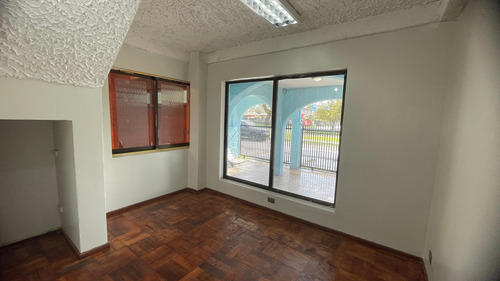 Arriendo Excelente Ubicación Y Amplia Casa En San Pedro De