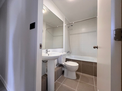 Departamento Nuevo, Muy Luminoso, En Condominio Con Piscina