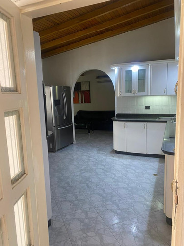 Imagen 2 de 11 de Meza Inmueble Alquila Casa En Maracay 04243011553