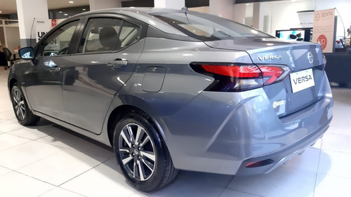 Imagen 2 de 11 de Nissan Versa Advance Mt