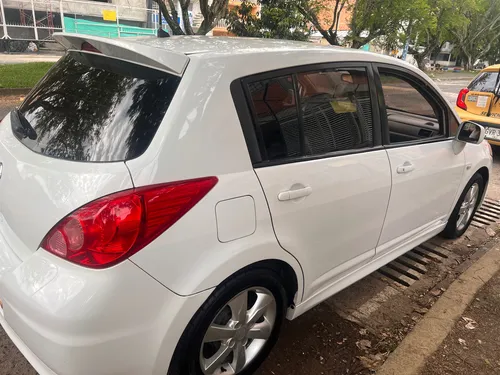 Nissan Tiida 1.8 Premium