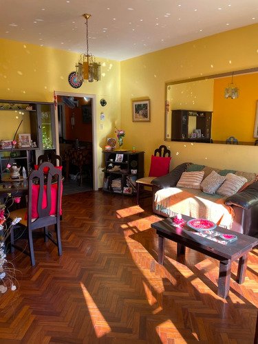 Muy Buen Apartamento Con Cochera, Sobre Millan