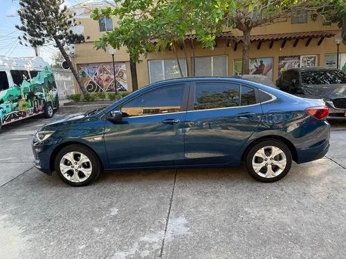 Chevrolet Onix 1.0T Premier Sedan At