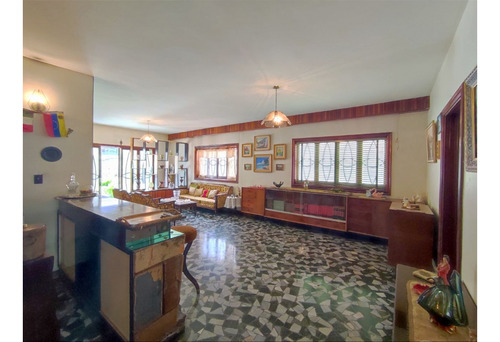 Vendo Casa 390m2 5h/4b/4p Vista Alegre 5758