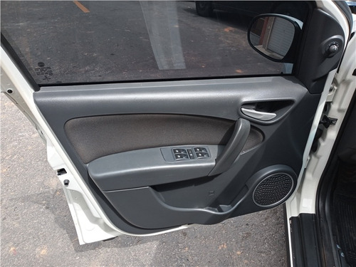 Imagem 10 de 13 de Fiat Grand Siena 1.0 Evo Flex Attractive Manual