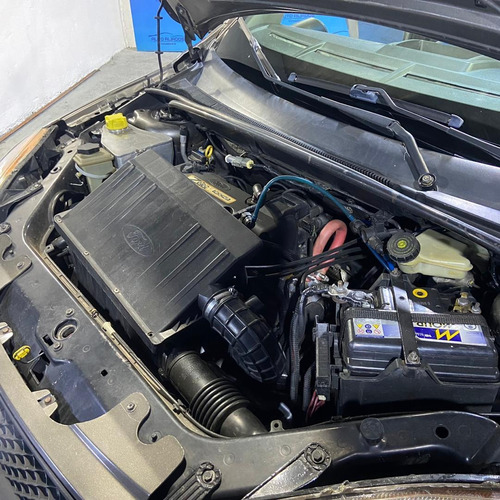 Imagen 12 de 12 de Ford Fiesta Max Sinc Año 2010