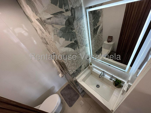 Apartamento Piso Bajo 178 M² 3h, 4b, 2p, Residencias Alto Hatillo Humbold Con Pozo De Agua En Venta En Alto Hatillo Calle El Pauji Caracas