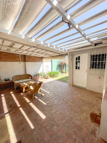 Casa En Venta En Pergamino Con Patio Y Cochera