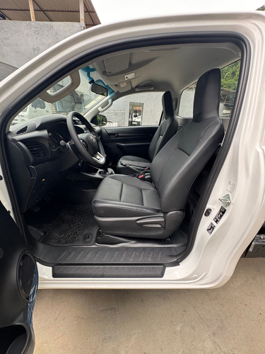 Toyota Hilux 2.8 Tdi Std Cab. Simples 4x4 2p