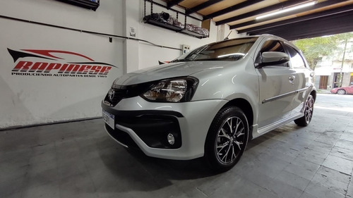 Toyota Etios 5 Puertas 2020 Protectores De Paragolpes Negros