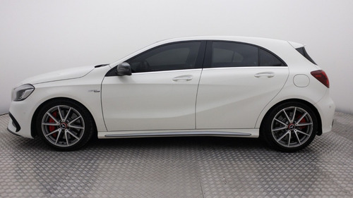 Imagen 6 de 17 de Mercedes Benz A45 Amg