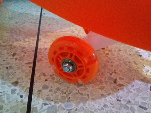 Imagen 5 de 6 de Carrito Montable Con Luz En Ruedas Música En El Volante