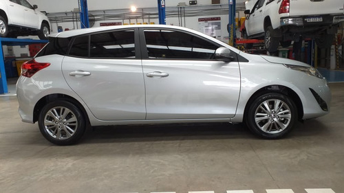 Toyota Yaris 1.5 107cv Xls 6m/t 5 P Mayo 2021
