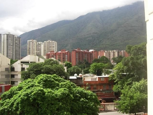 Imagen 2 de 14 de Cómodoy Bonito Apartamento En Los Chorros 22-9709