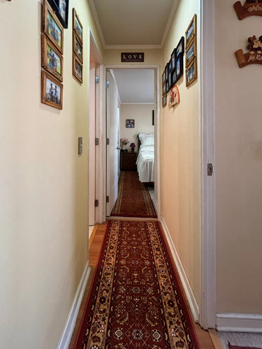 Se Vende Hermoso 2 Dormitorios + Estacionamiento. Av. PerĂș