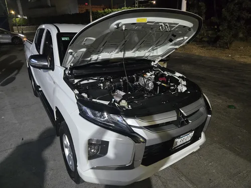 Mitsubishi L200 2.4 Cd Glx 4X2 Mt