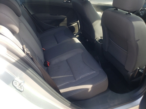 Imagen 10 de 12 de Peugeot 408 1.6 Allure Hdi 115cv 2016