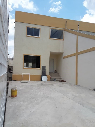 Imagen 5 de 10 de Se Ofrece A La Venta Town-house Amplio En Obra Blanca Ubicado En Sector El Piñal, Él Limón.
