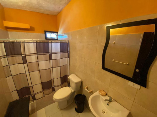 Se Vende Posada En El Sector El Tuque Con Comodas Cabañas 100% Equipado, Caney, Piscina, Bellos Jardines, A 5 Minutos Del Pueblo De Tucacas