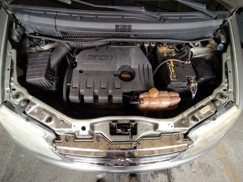 Imagen 8 de 9 de Fiat Idea Hlx Sincronico 1.8 Lts