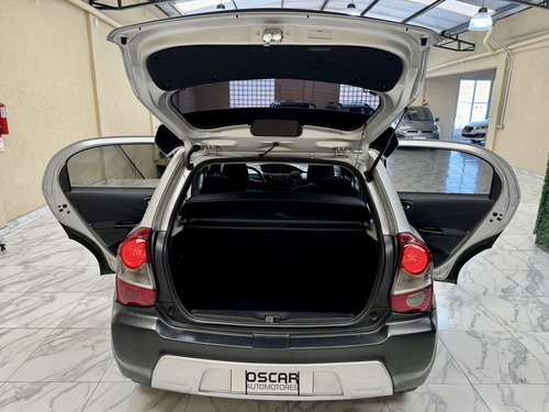 Toyota Etios 1.5 Cross