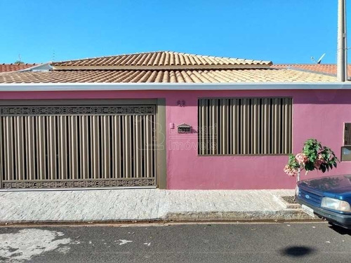 Imagem 1 de 6 de Venda De Casas / Padrão Na Cidade De Araraquara 11089