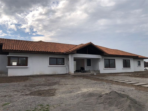 Casa En Venta De 4 Dorm. En Olivar