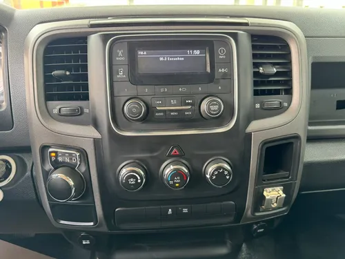 RAM Ram 1500 3.3 V6 XL Cab Regular 4x2 AT