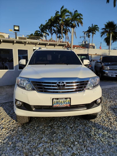 Imagen 2 de 12 de Toyota Fortuner 2018