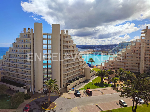 Departamento En Condominio Vista Al Mar.