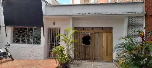 Casalote En Venta En Laureles. Cod V3243
