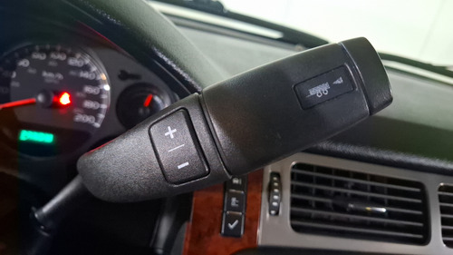 Chevrolet Tahoe 5.3 D PIEL DVD