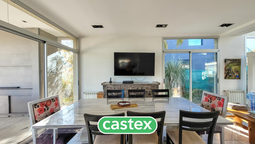 Excelente Casa En Venta En Terralagos, Canning